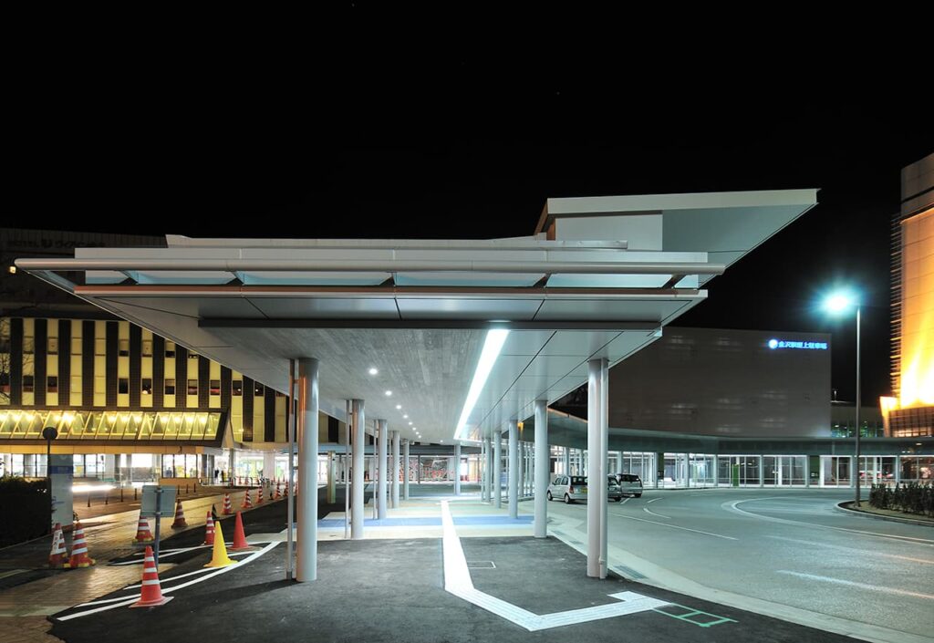 金沢駅西広場ｼｪﾙﾀｰ建設工事（その1・その2）